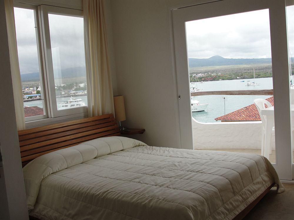 Hotel Angermeyer Waterfront Inn Puerto Ayora  Exterior photo