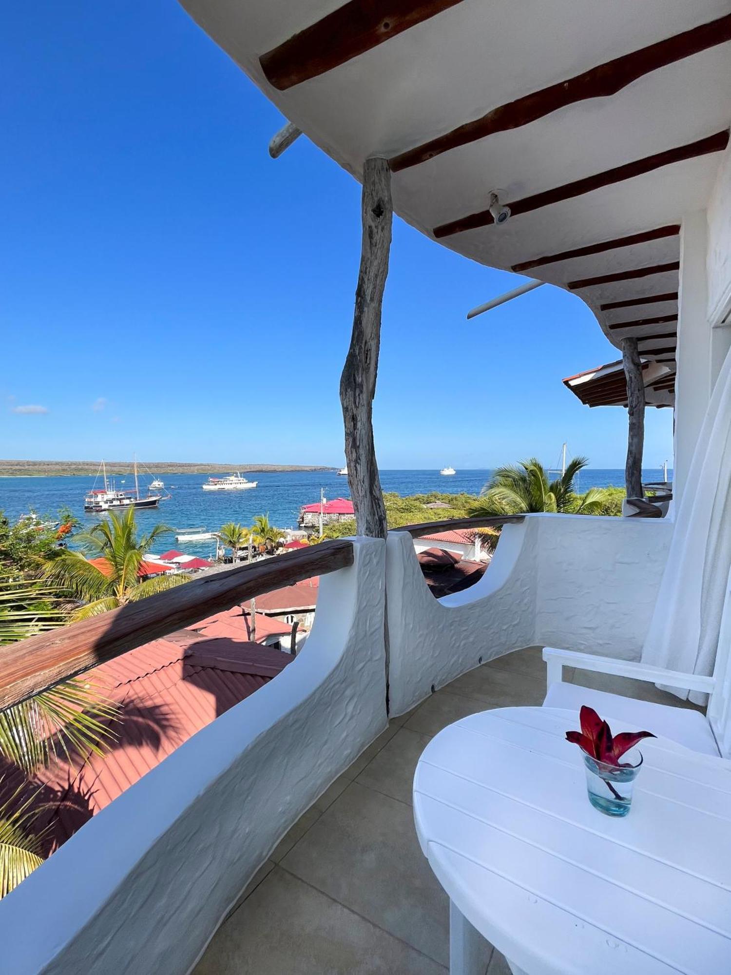 Hotel Angermeyer Waterfront Inn Puerto Ayora  Exterior photo