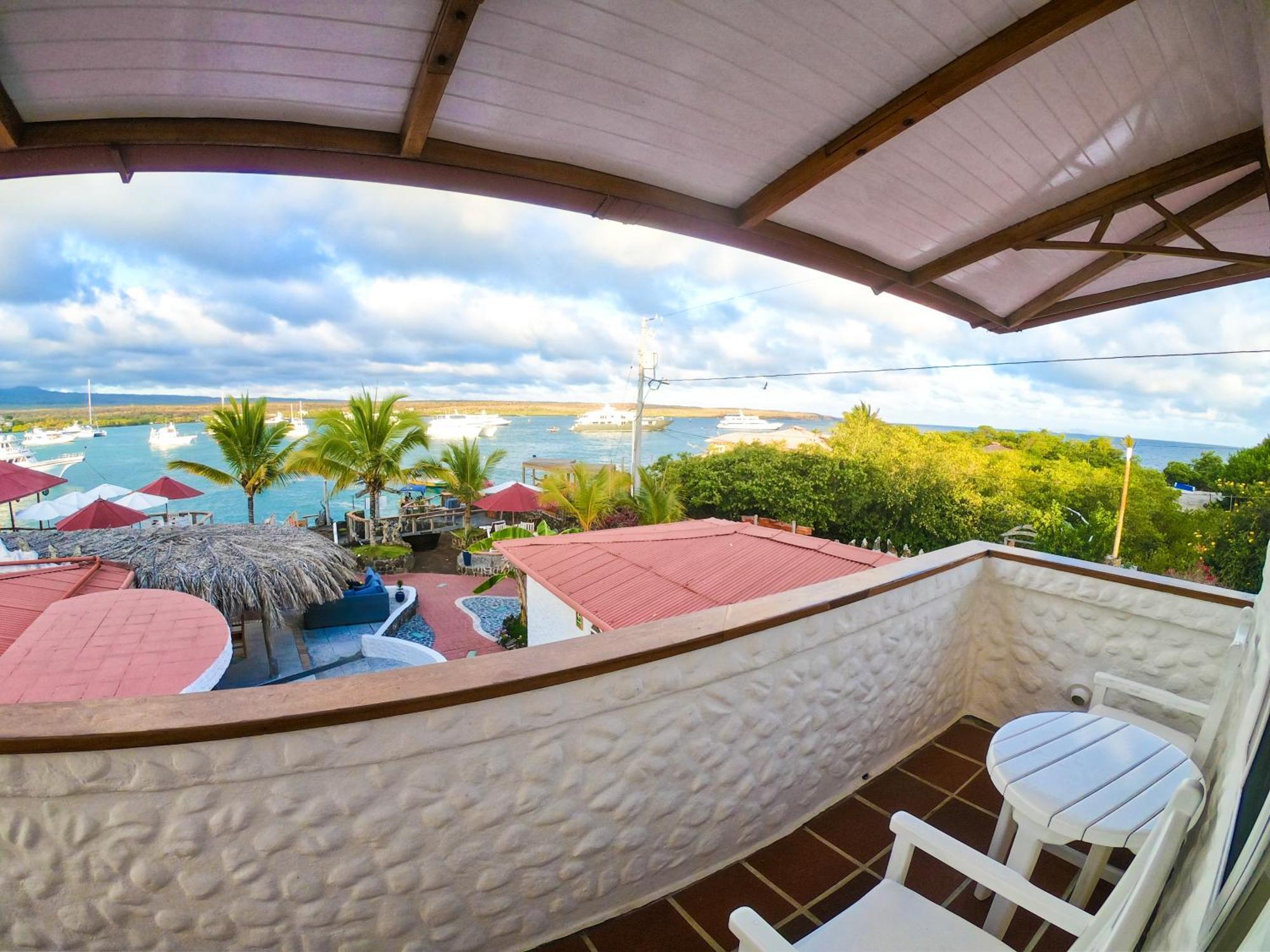 Hotel Angermeyer Waterfront Inn Puerto Ayora  Exterior photo